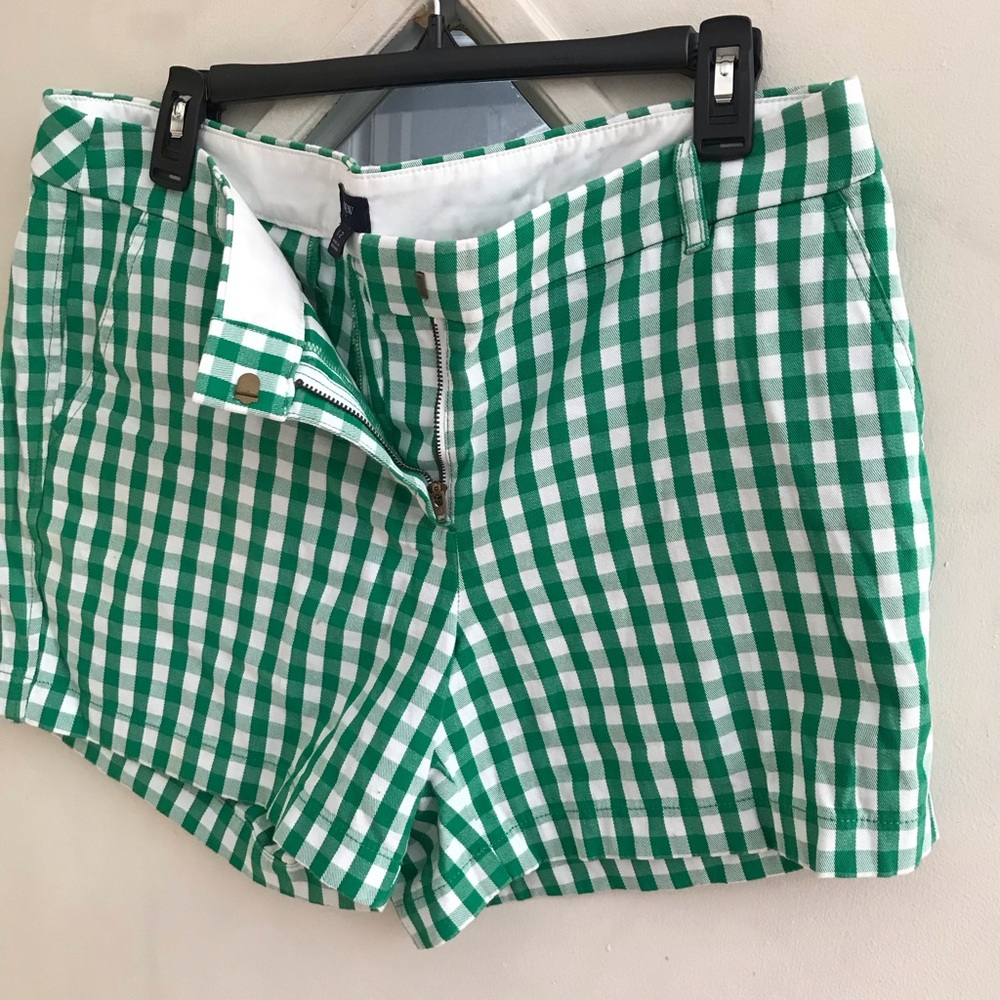 5 inches  plaid cotton shorts .